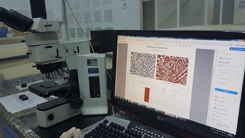 Laboratório de ensaio de metalografia